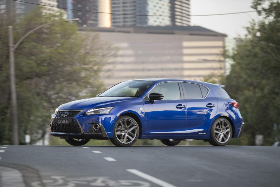  Lexus CT200h F-Sport 2017 года  (AU) (фото 4 из 9)